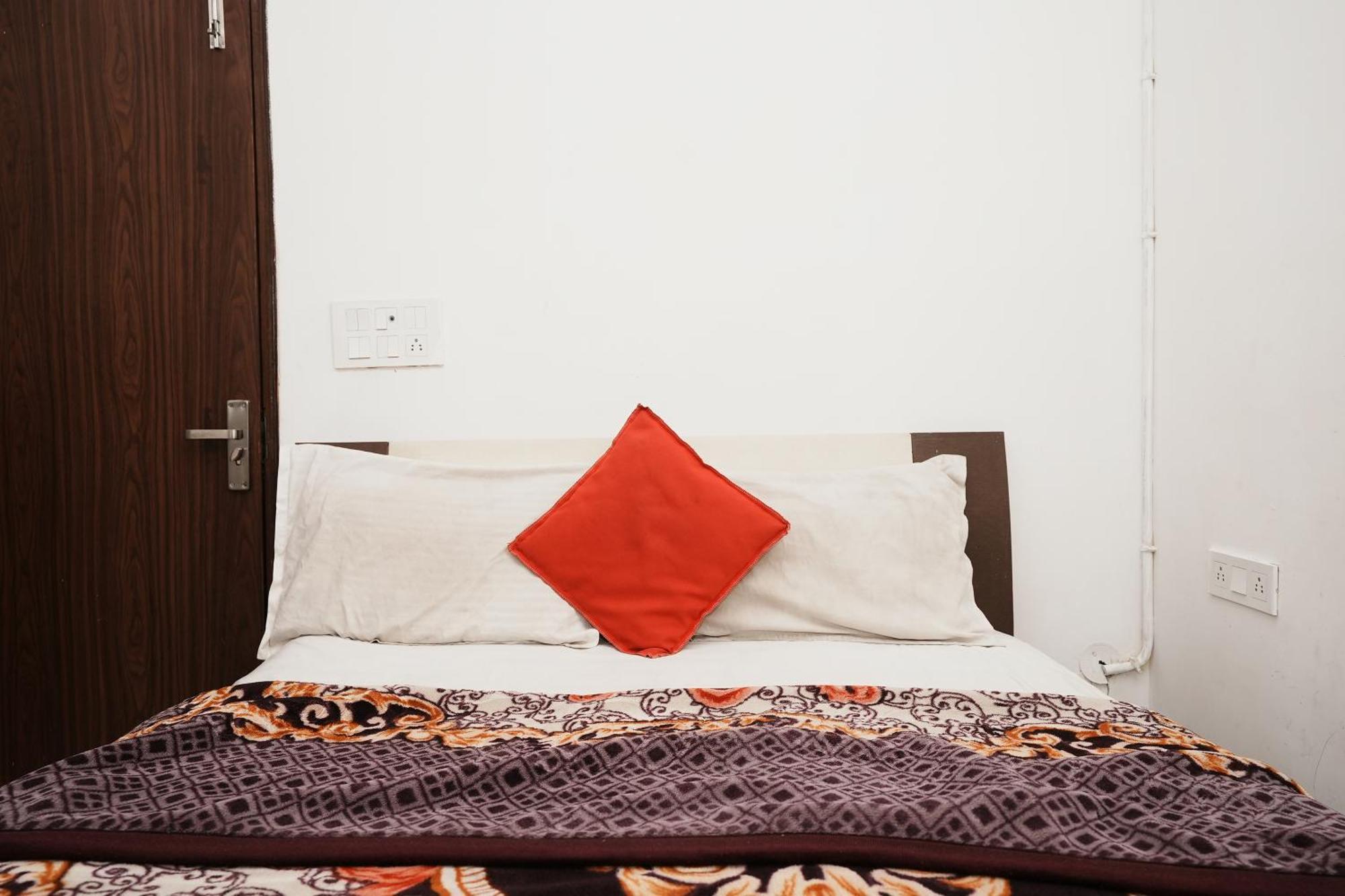 Hotel Sunrise Moon New Delhi Ngoại thất bức ảnh