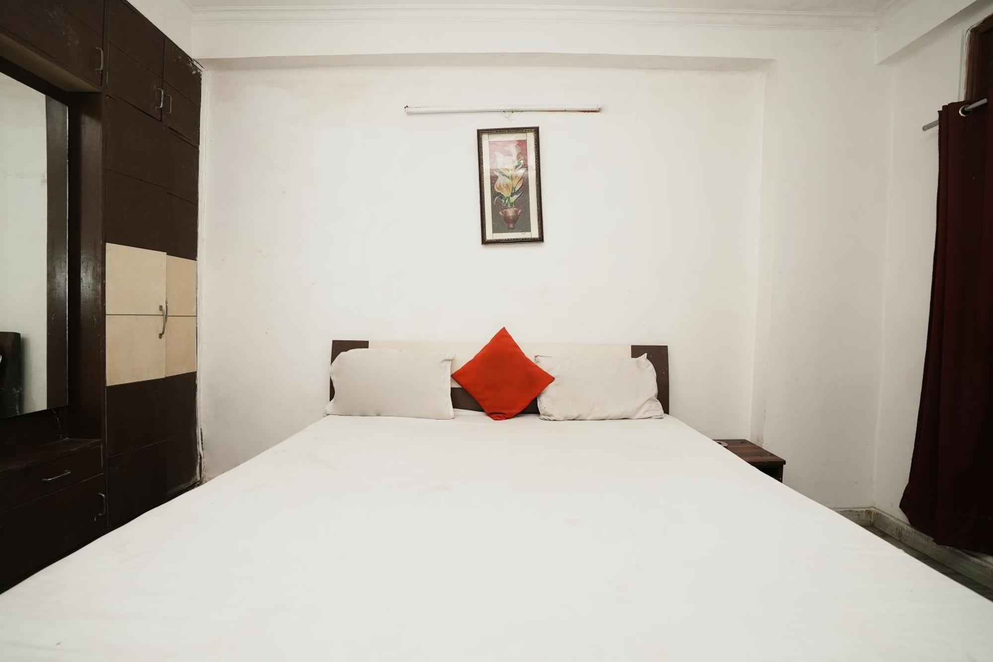 Hotel Sunrise Moon New Delhi Ngoại thất bức ảnh