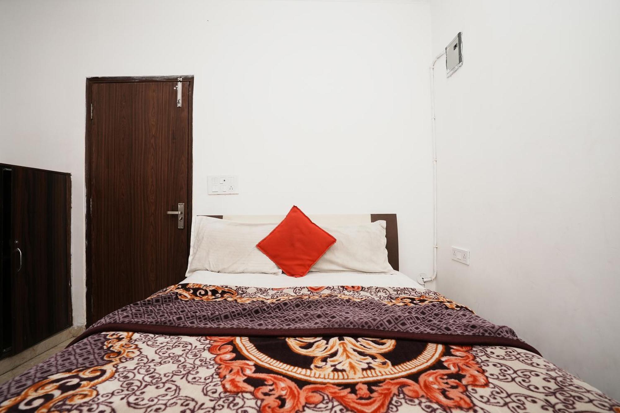 Hotel Sunrise Moon New Delhi Ngoại thất bức ảnh